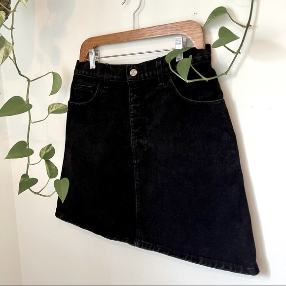 Vintage Guess Jean Skirt - Picture 7 of 10